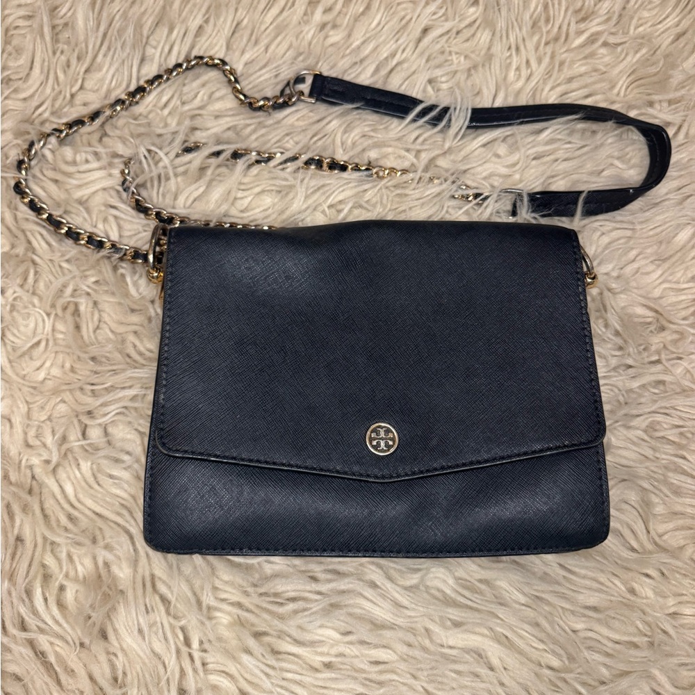 Tory Burch Black Crossbody Bag with Leather Material and Medium Size